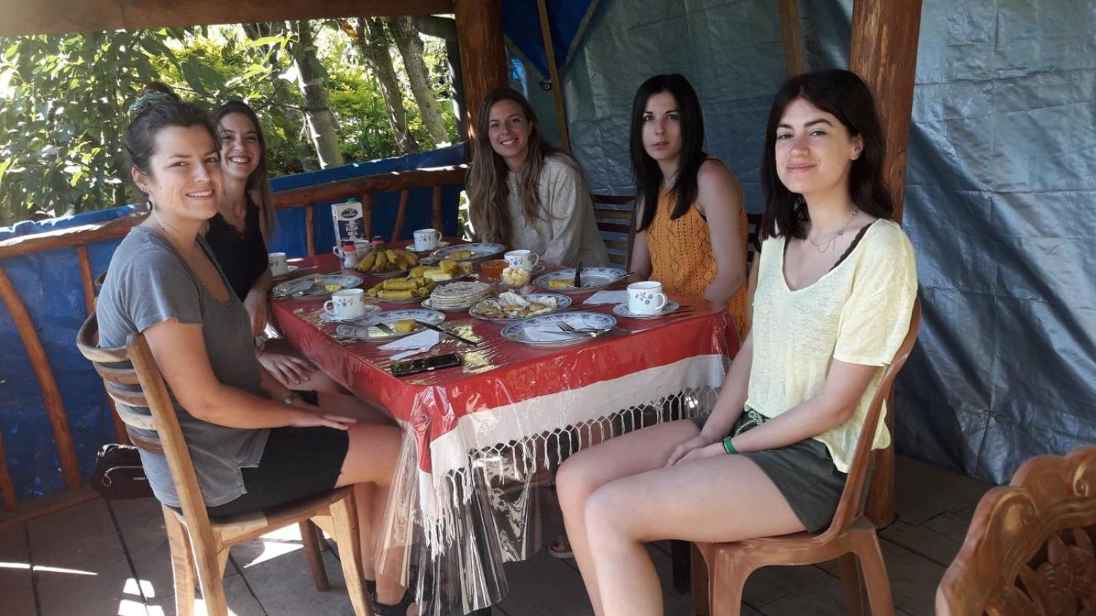 Rawana Mountain View Homestay Ella Bilik gambar